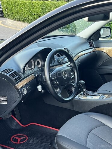 Mercedes E 280-9