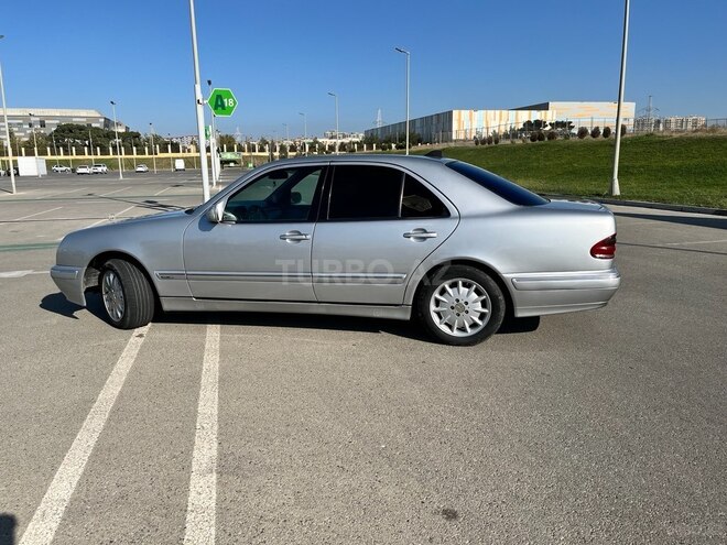 Mercedes E 220-3