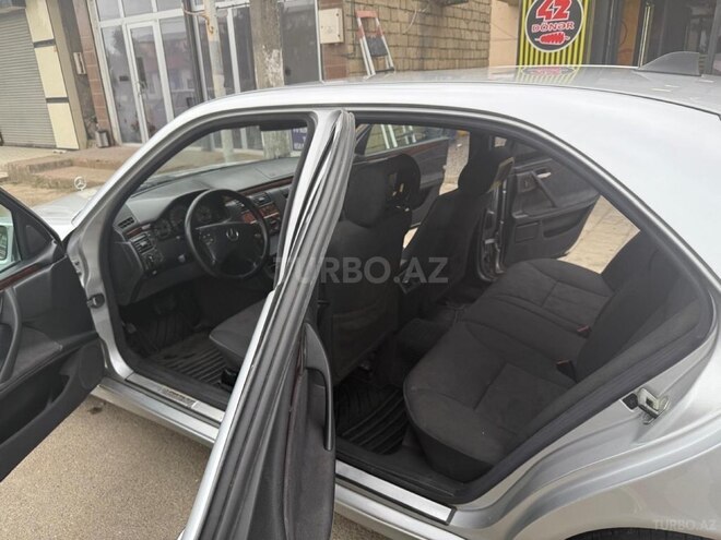 Mercedes E 220-8