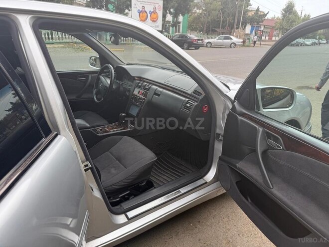 Mercedes E 220-7