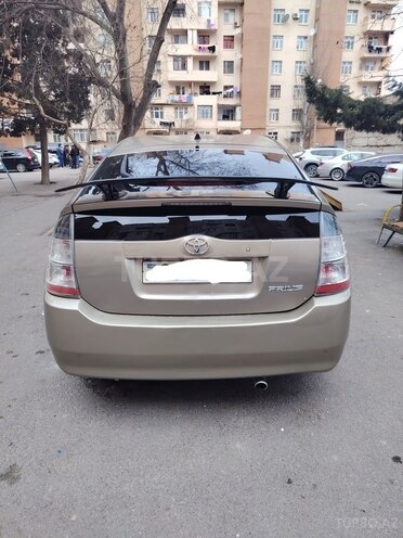 Toyota Prius-3