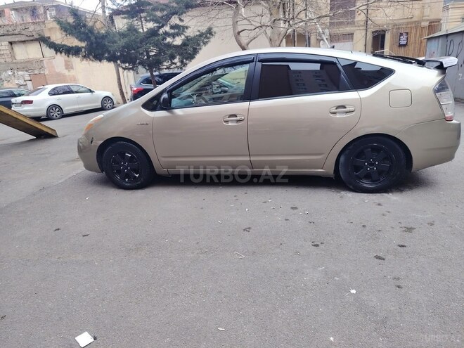 Toyota Prius-2