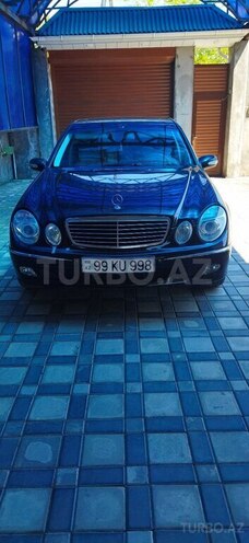 Mercedes E 220-1