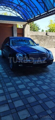 Mercedes E 220-2