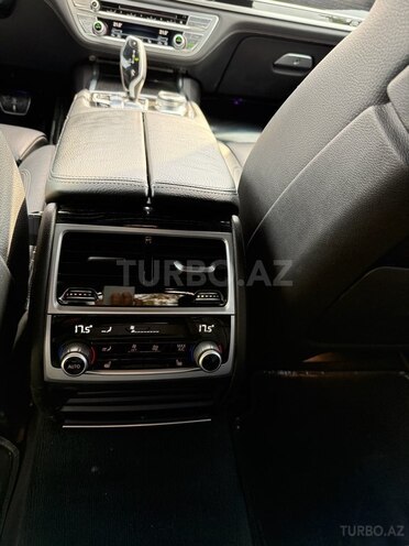 BMW 740-10
