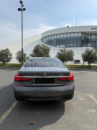BMW 740-6