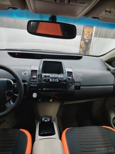 Toyota Prius-5