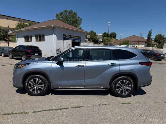 Toyota Highlander-4