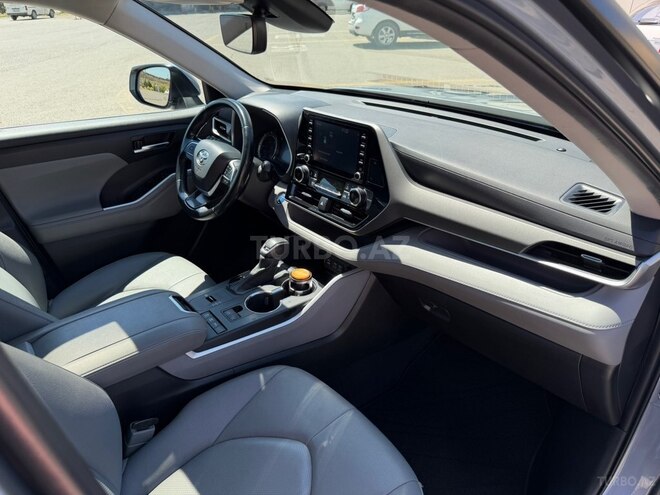 Toyota Highlander-13