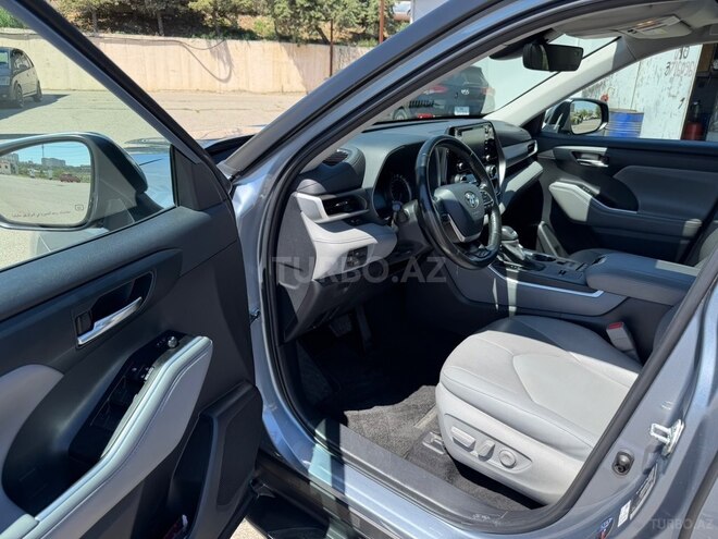Toyota Highlander-11