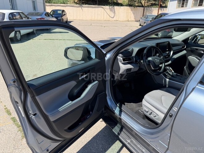 Toyota Highlander-12