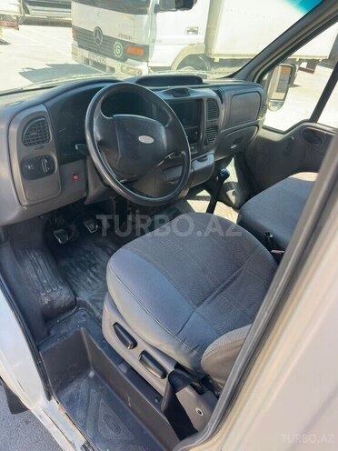 Ford Transit-4