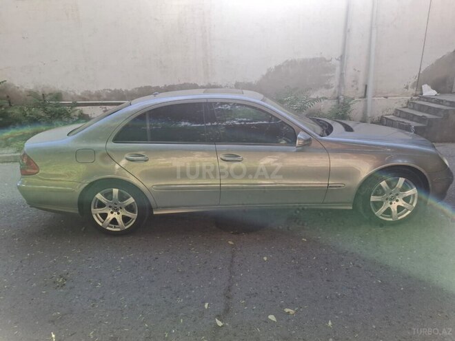 Mercedes E 320-6