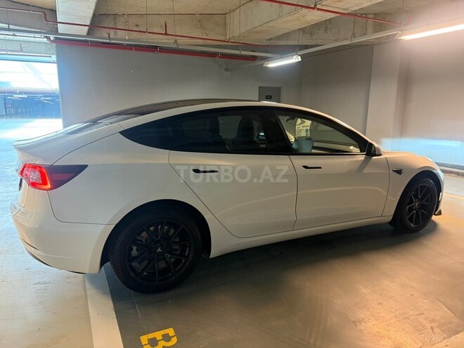 Tesla Model 3-7