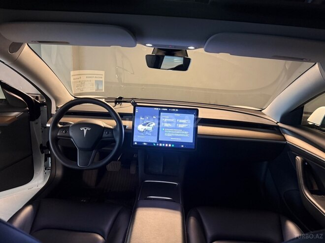 Tesla Model 3-3