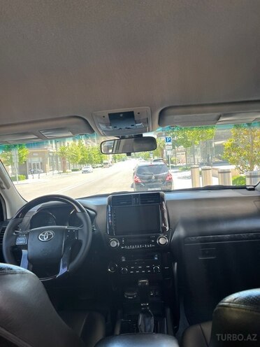 Toyota Land Cruiser Prado-7