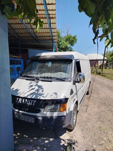 Ford Transit-5