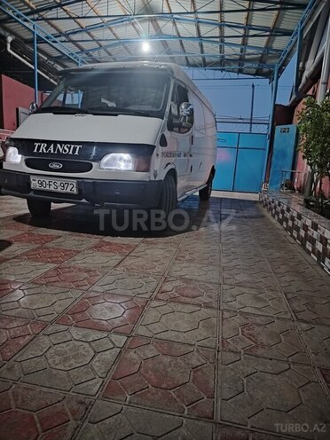 Ford Transit-9