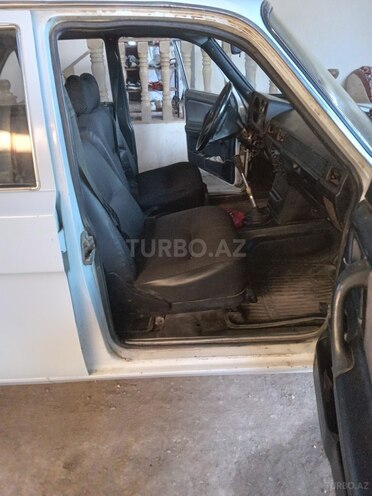 GAZ 24 "Volga"-11