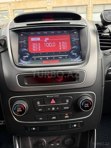 Kia Sorento-9
