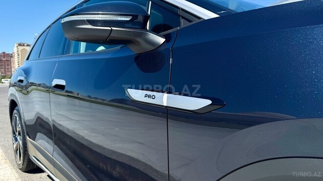 Volkswagen ID.6 Crozz-7