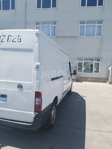 Ford Transit-6