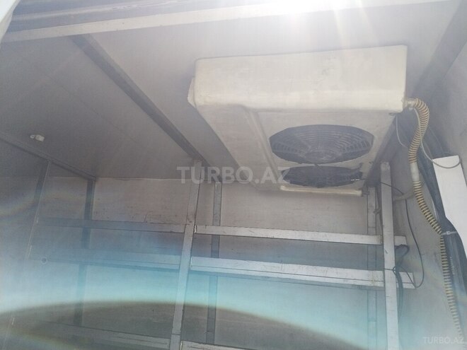 Ford Transit-10