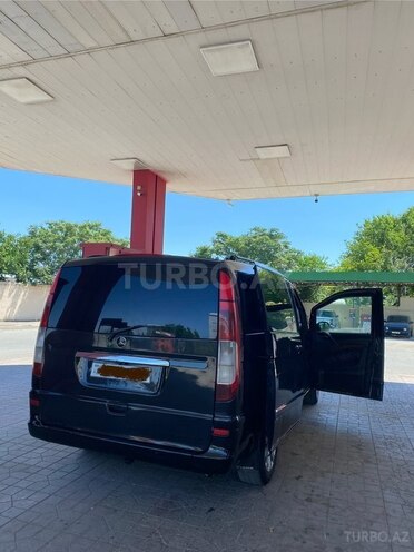 Mercedes Viano-4