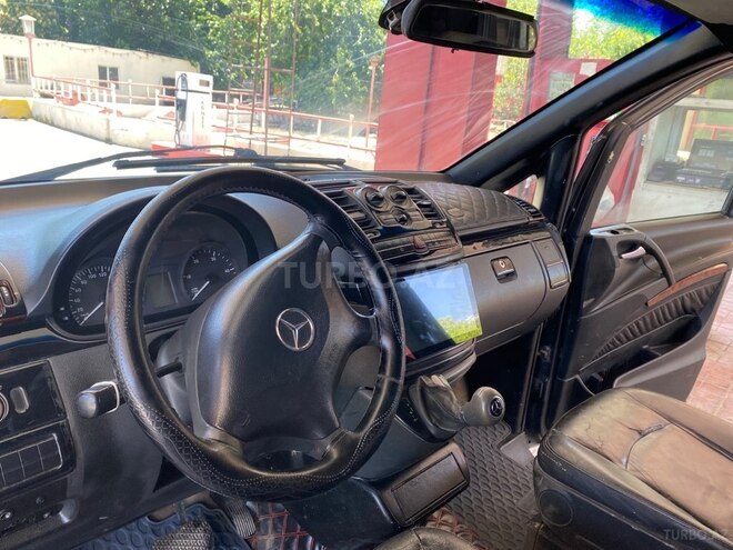 Mercedes Viano-8
