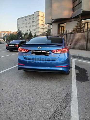 Hyundai Elantra-4