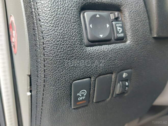 Nissan March-13