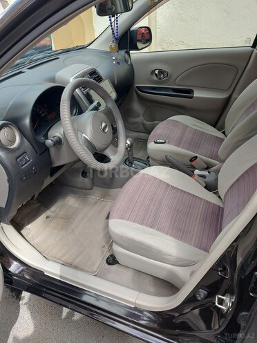 Nissan March-3