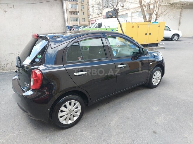 Nissan March-8