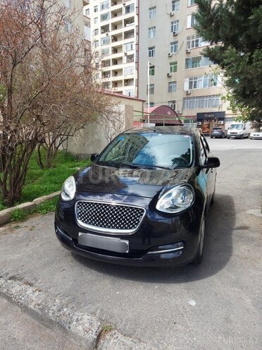 Nissan March-1
