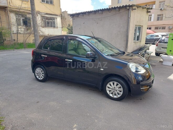 Nissan March-7