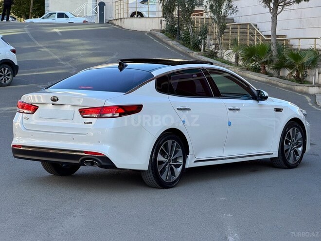 Kia K5-10