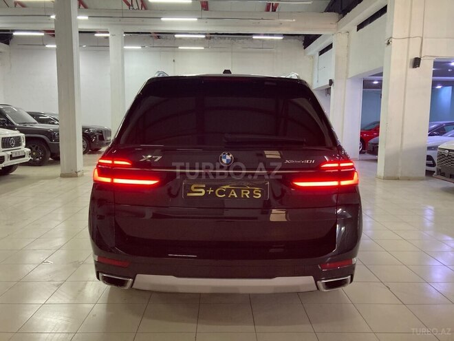 BMW X7-8