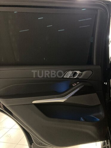 BMW X7-13