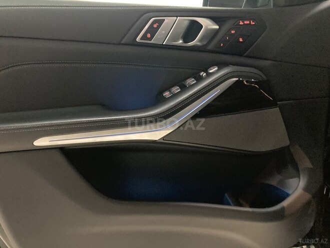 BMW X7-15