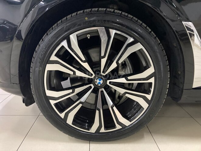 BMW X7-28