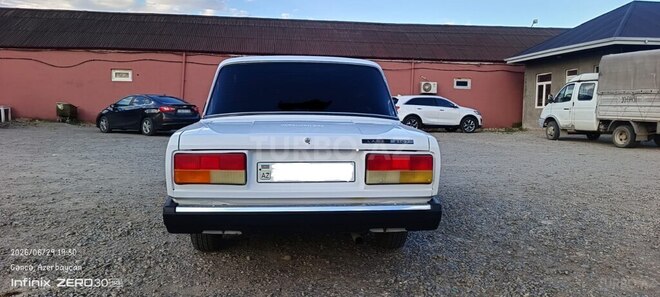 LADA (VAZ) 2107-2