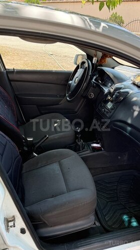 Chevrolet Aveo-7