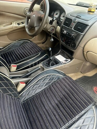 Nissan Sunny-8