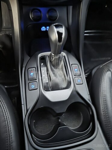 Hyundai Santa Fe-17
