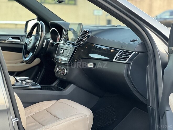 Mercedes GLS 450 4MATIC-15