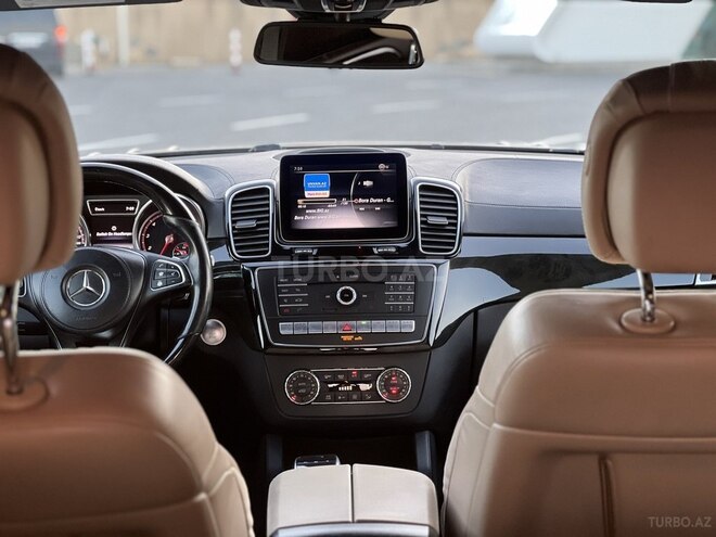 Mercedes GLS 450 4MATIC-10