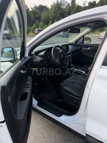 Hyundai Santa Fe-12
