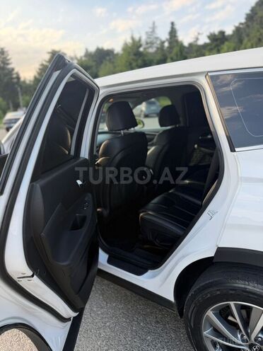 Hyundai Santa Fe-13