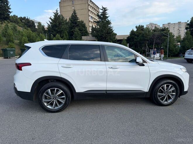 Hyundai Santa Fe-5