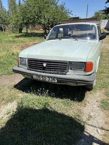 GAZ 3102 "Volga"-1